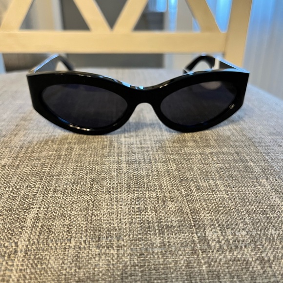 Authentic Celine Stylish Black Sunglasses - Picture 1 of 5